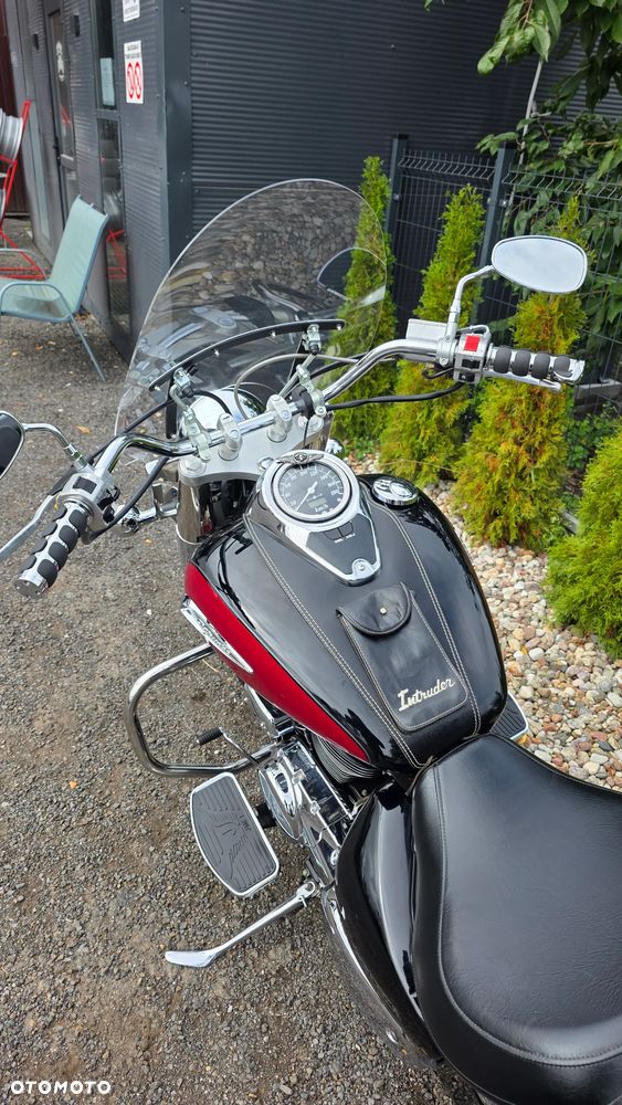 Suzuki Intruder - 22