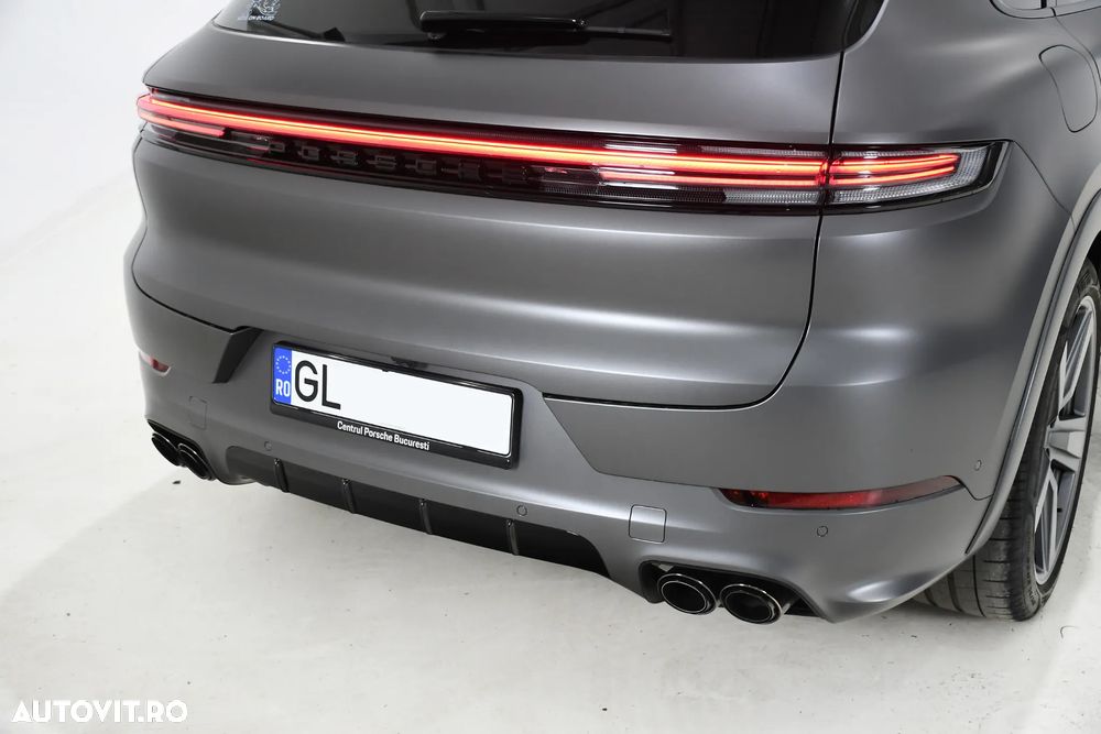 Porsche Cayenne S - 30