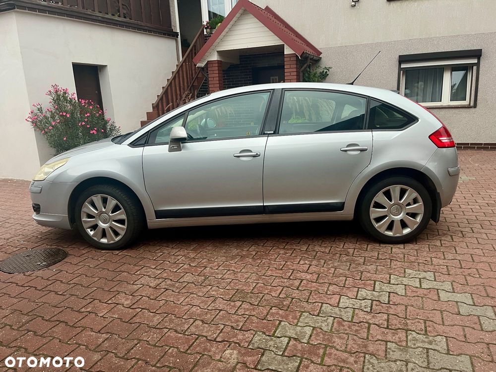 Citroën C4 1.6 16V Magic - 12