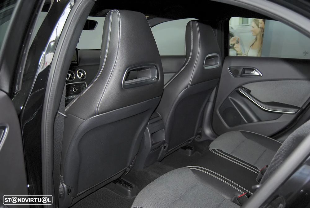 Mercedes-Benz A 180 d AMG Line - 28