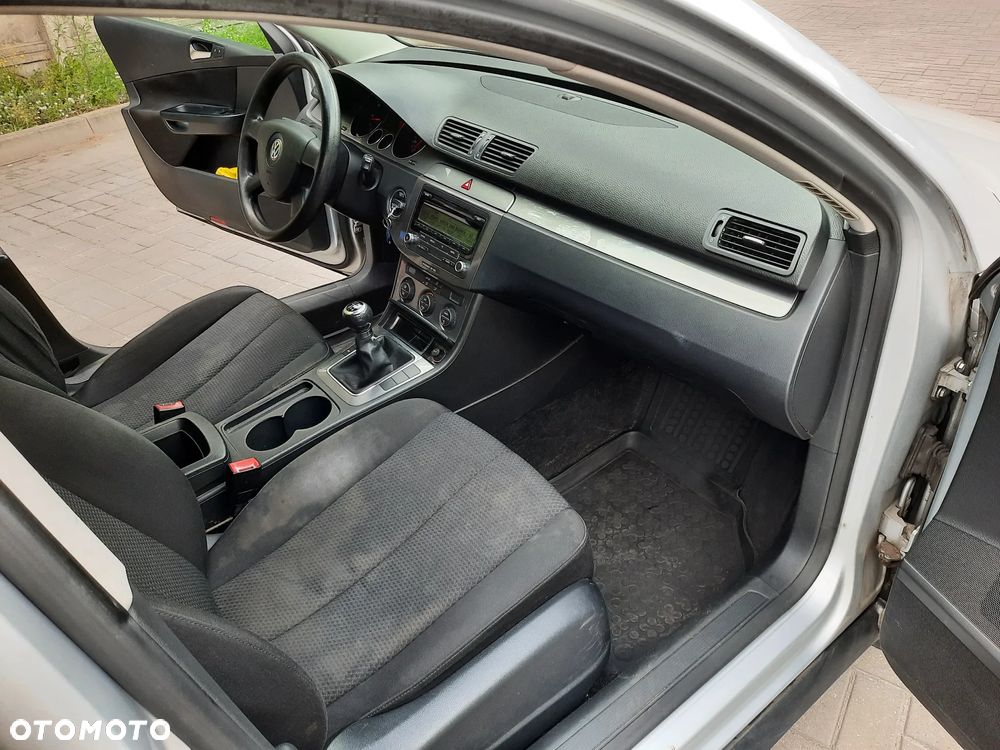 Volkswagen Passat 2.0 TDI Trendline - 13