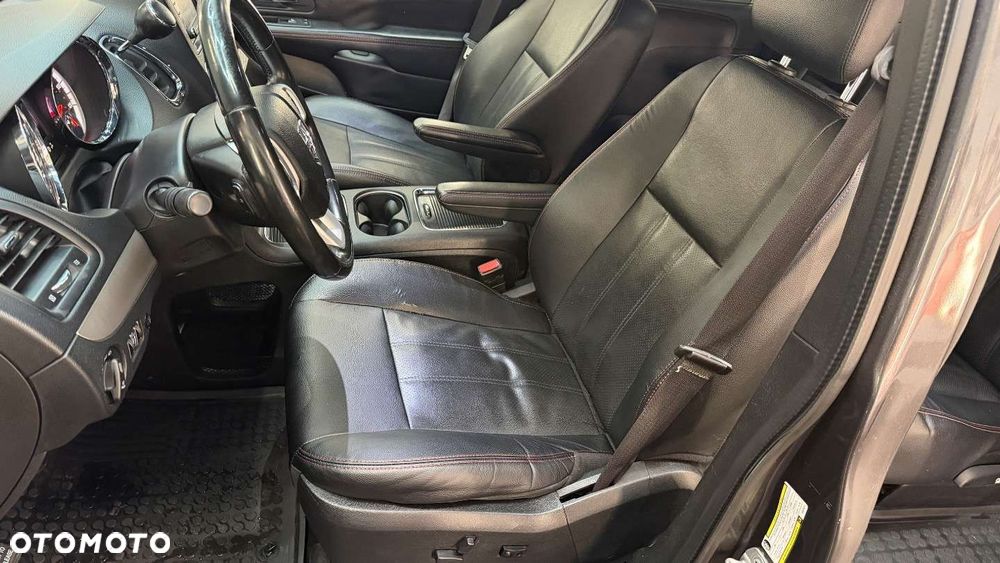 Dodge Grand Caravan - 24