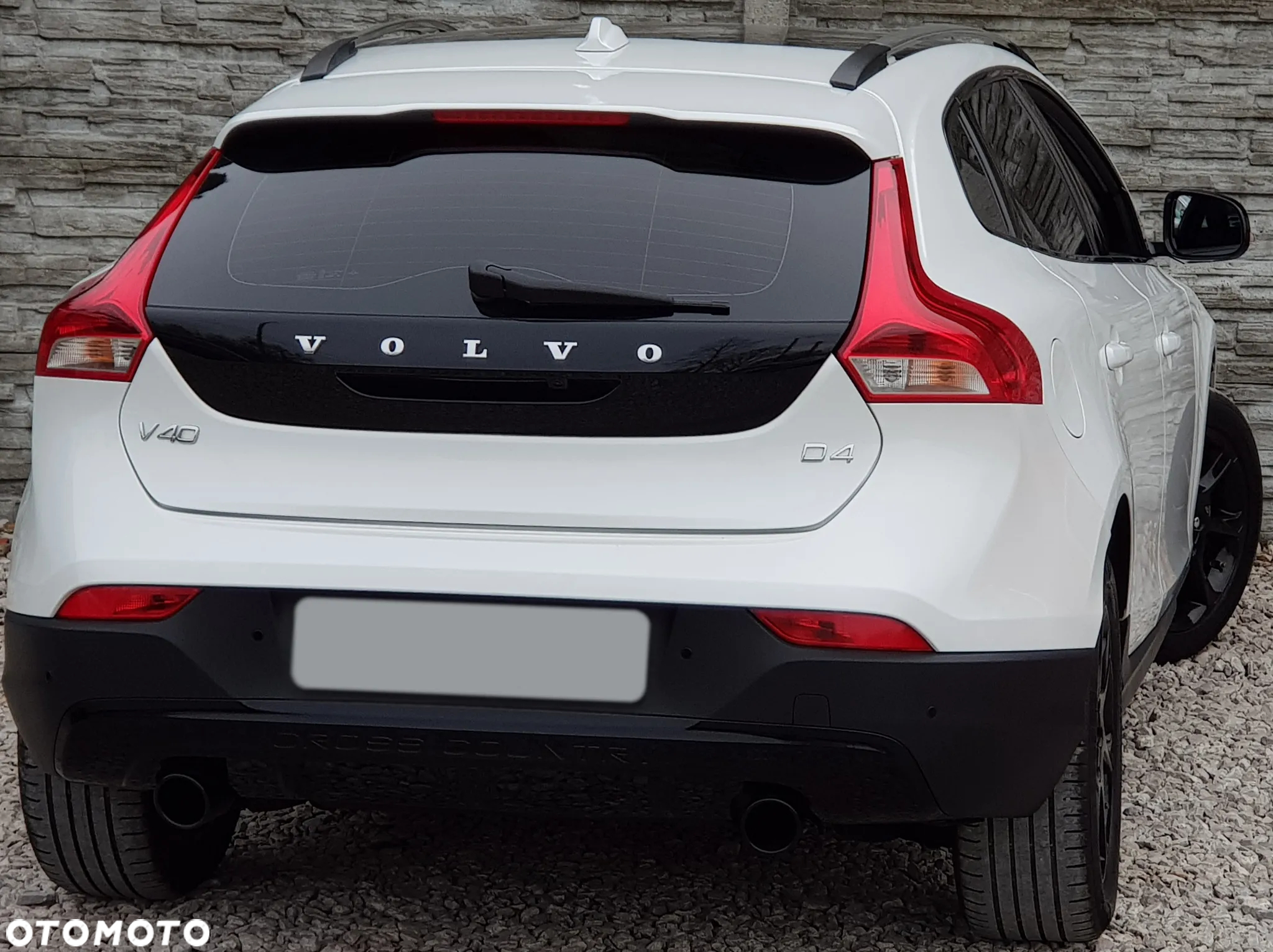 Volvo V40 Cross Country - 10