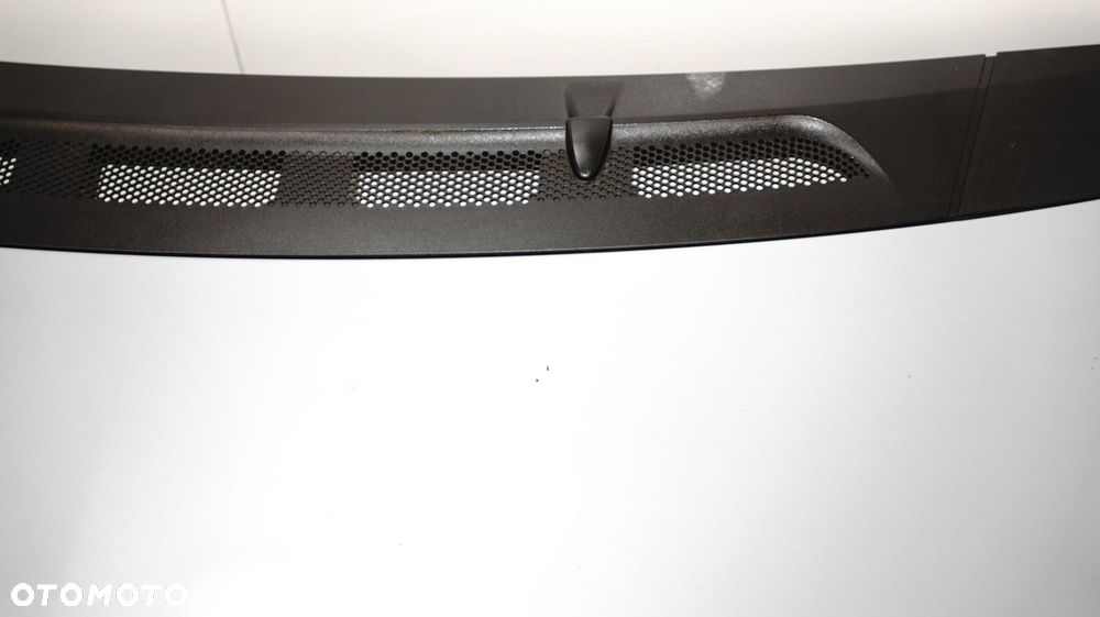 MASKA POKRYWA SILNIKA MERCEDES W245 05-08R 391 - 8
