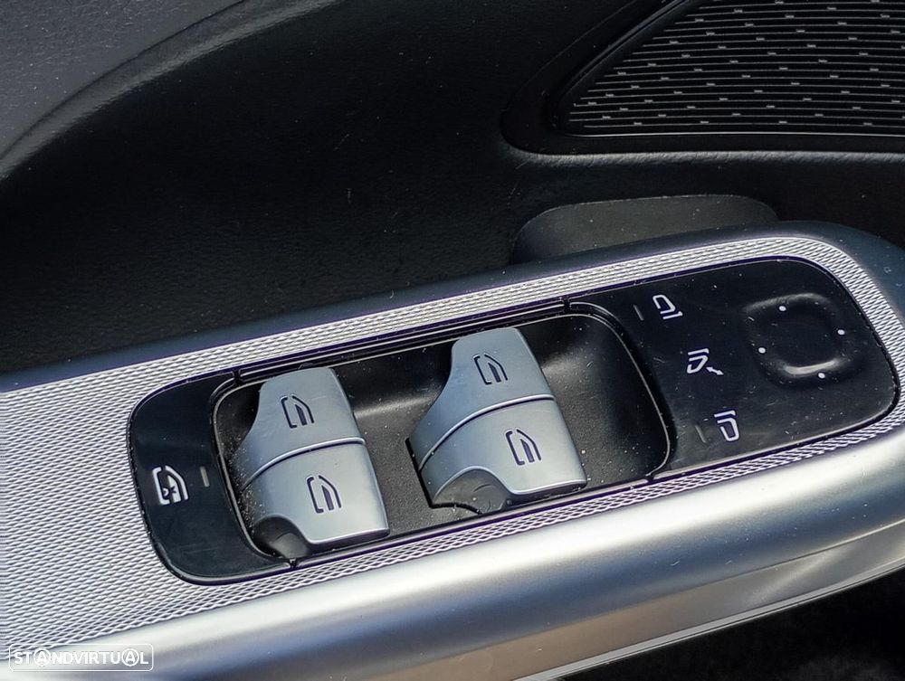 Mercedes-Benz E 300 e AMG Line - 20