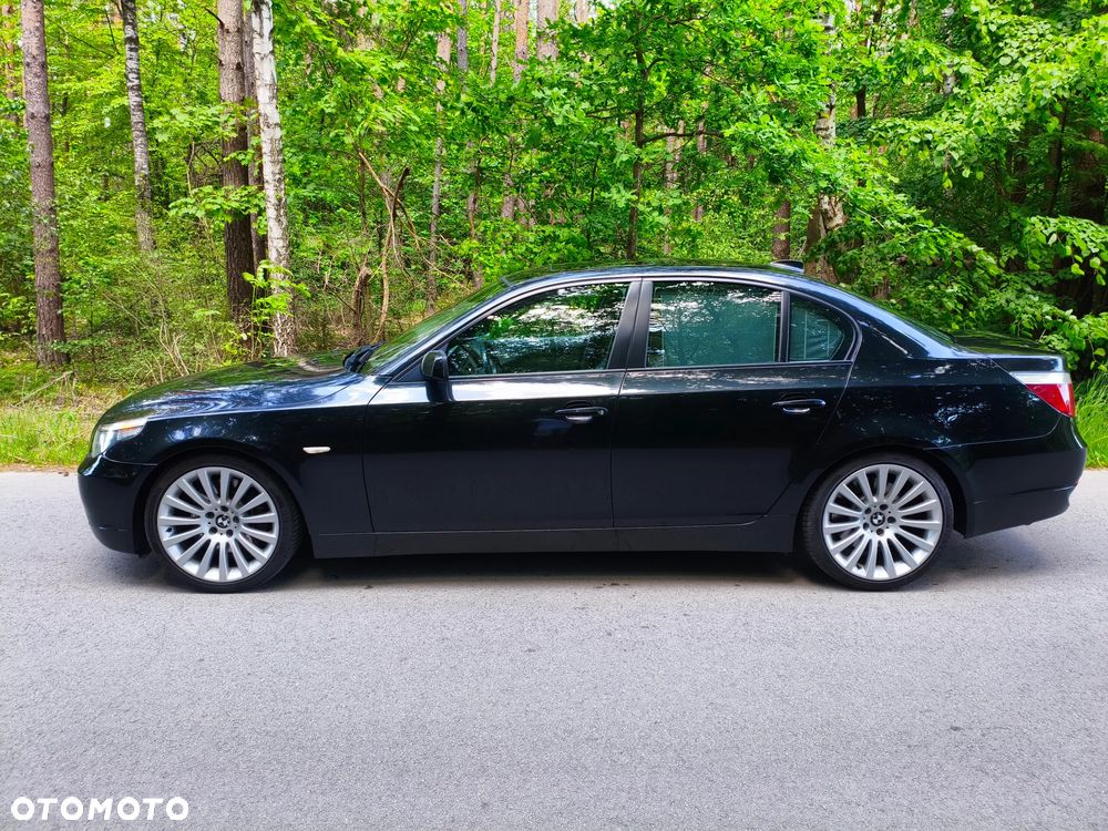 BMW Seria 5 545i - 13