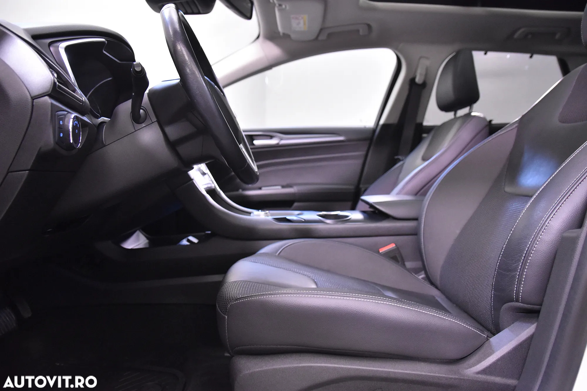 Ford Mondeo - 23