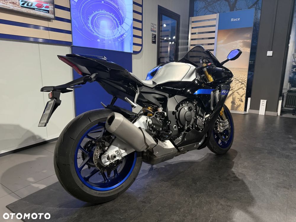 Yamaha R1 - 7