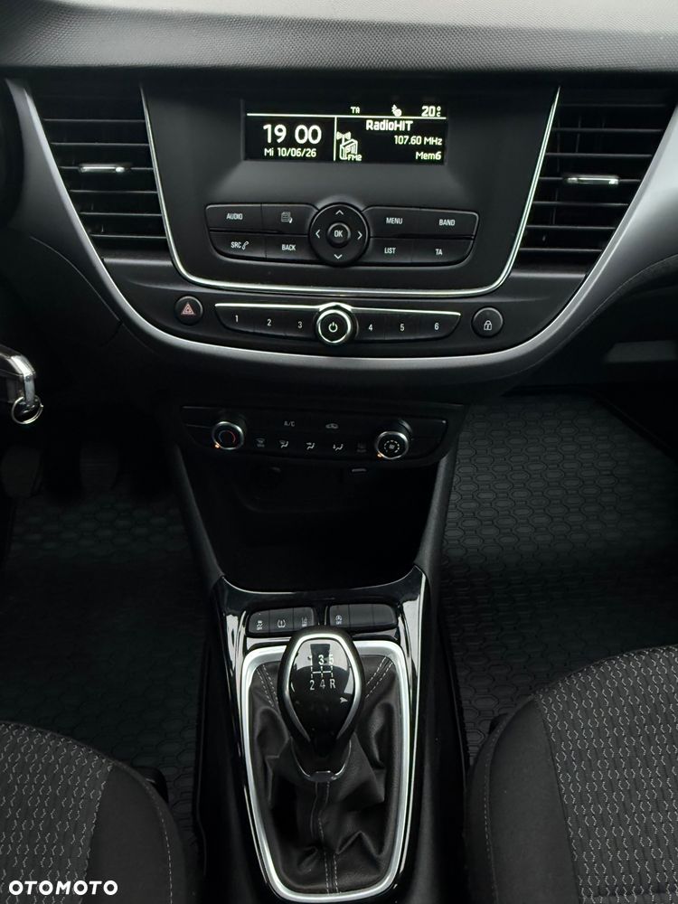 Opel Crossland X - 17