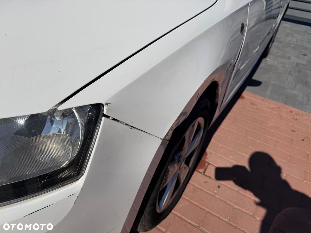 Skoda RAPID 1.6 TDI DSG Active - 10