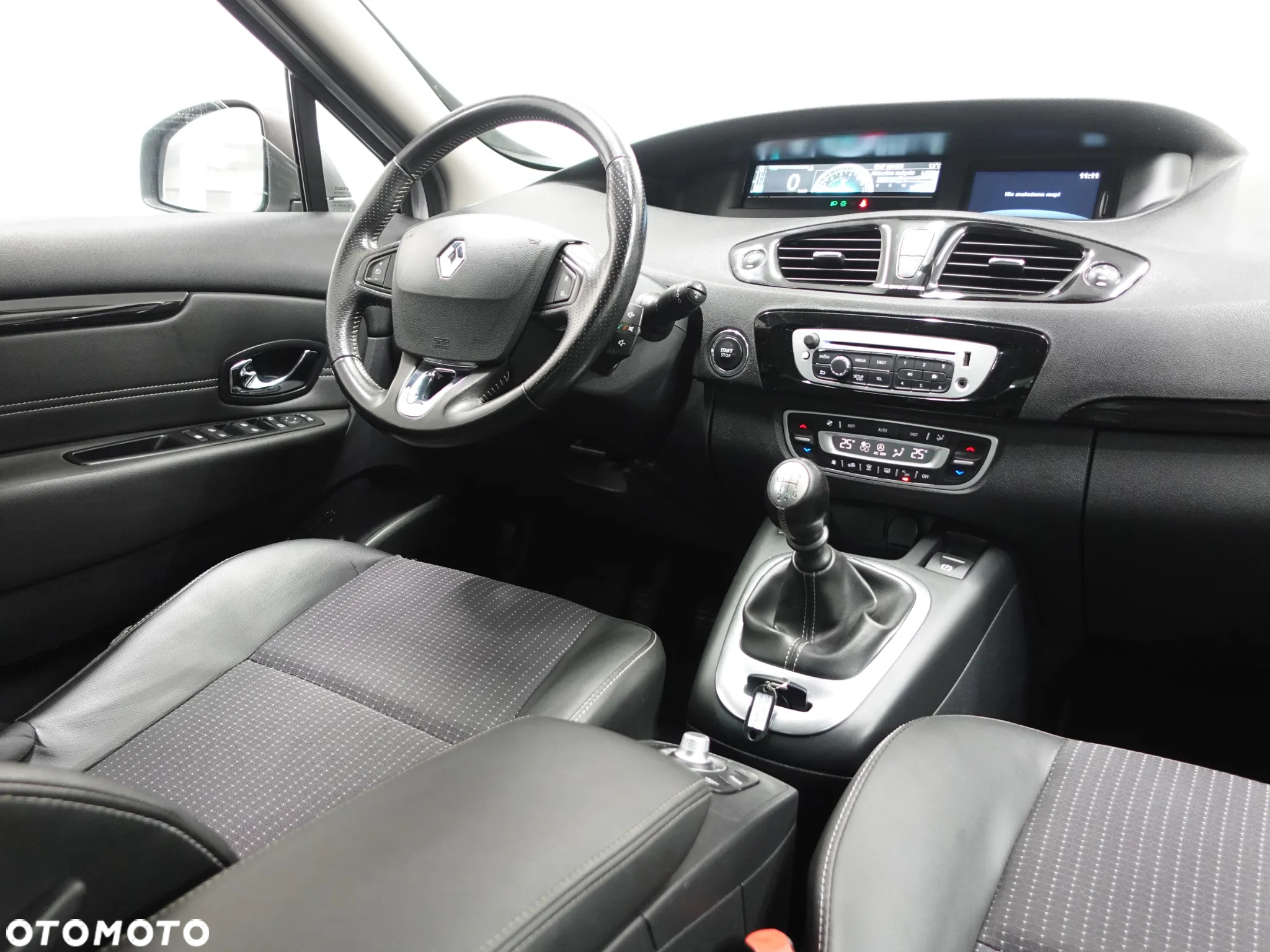 Renault Scenic ENERGY TCe 115 Bose Edition - 34