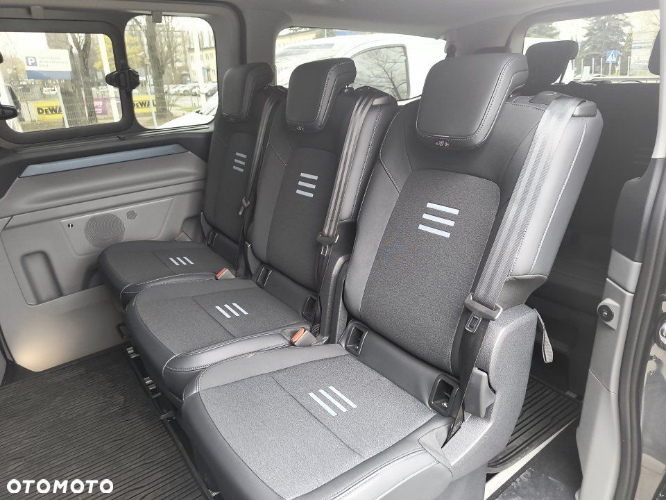 Ford Tourneo Custom - 9