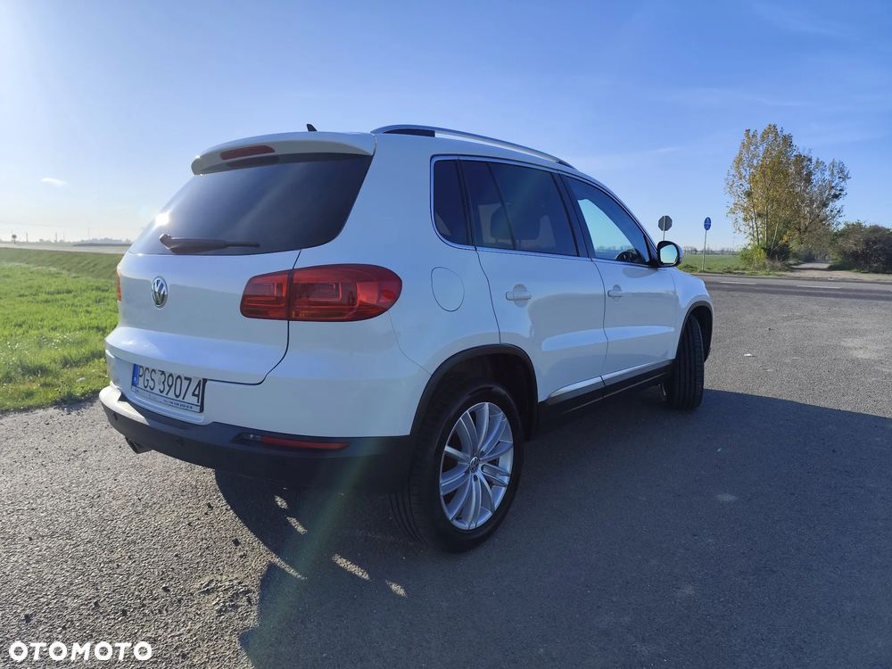 Volkswagen Tiguan 2.0 TDI DPF 4Motion BlueMotion Technology DSG Exclusive - 5