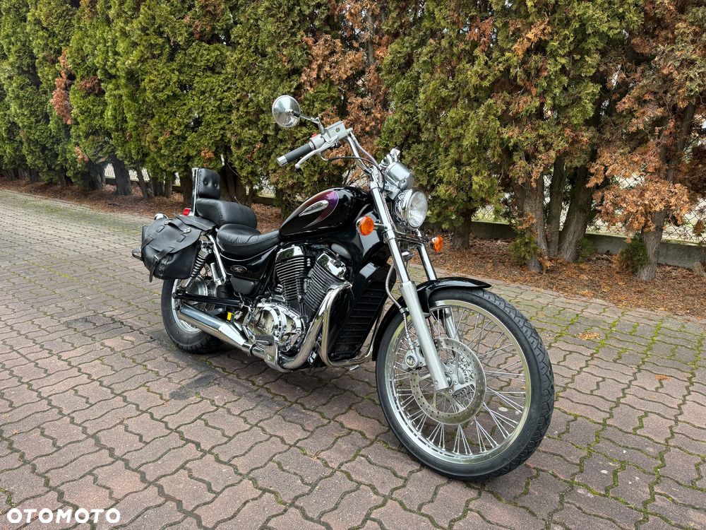 Suzuki Intruder - 3