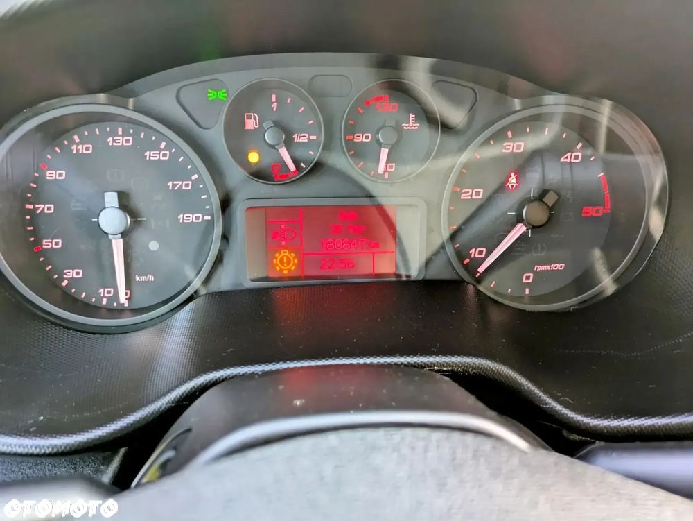 Iveco Iveco Daily 35-140 2018 Rok Doka 7 Osób Kiper - 20