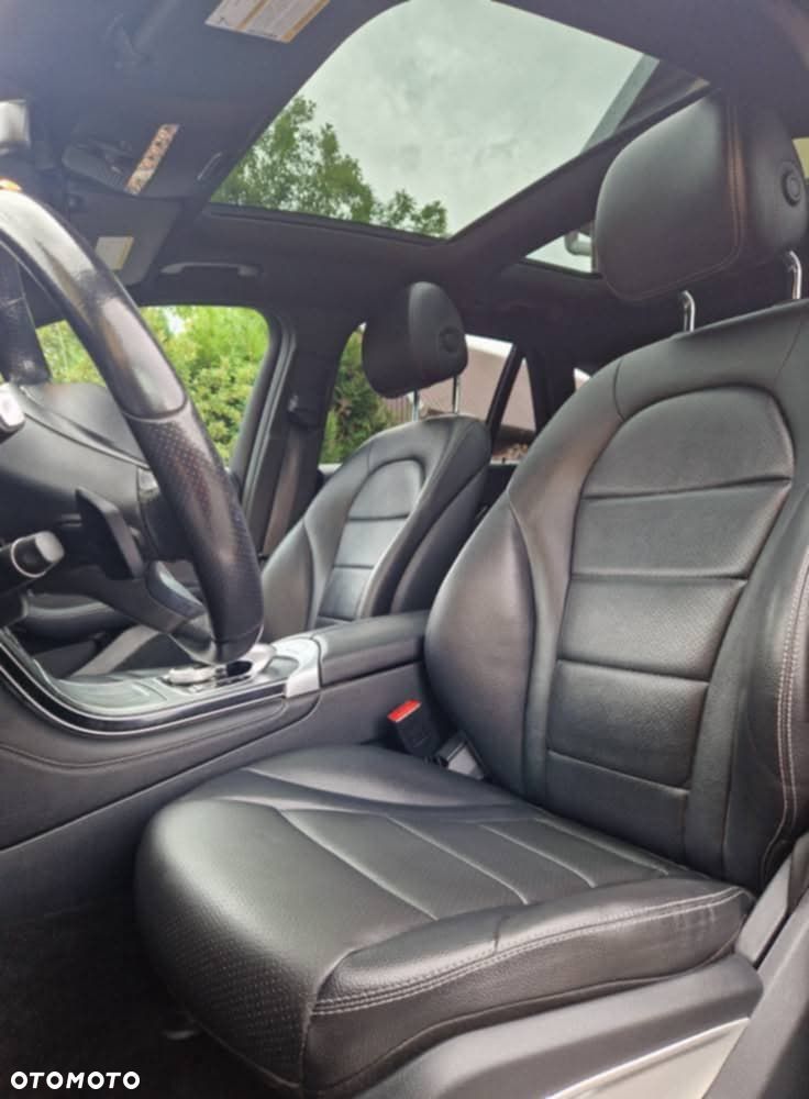 Mercedes-Benz GLC 300 4Matic 9G-TRONIC AMG Line - 5