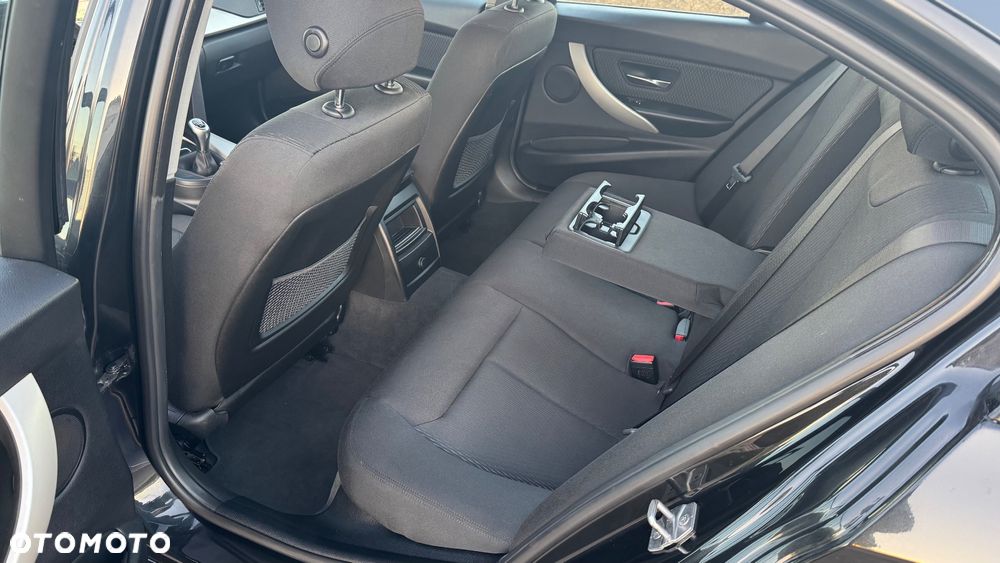 BMW Seria 3 316d Sport Line - 8