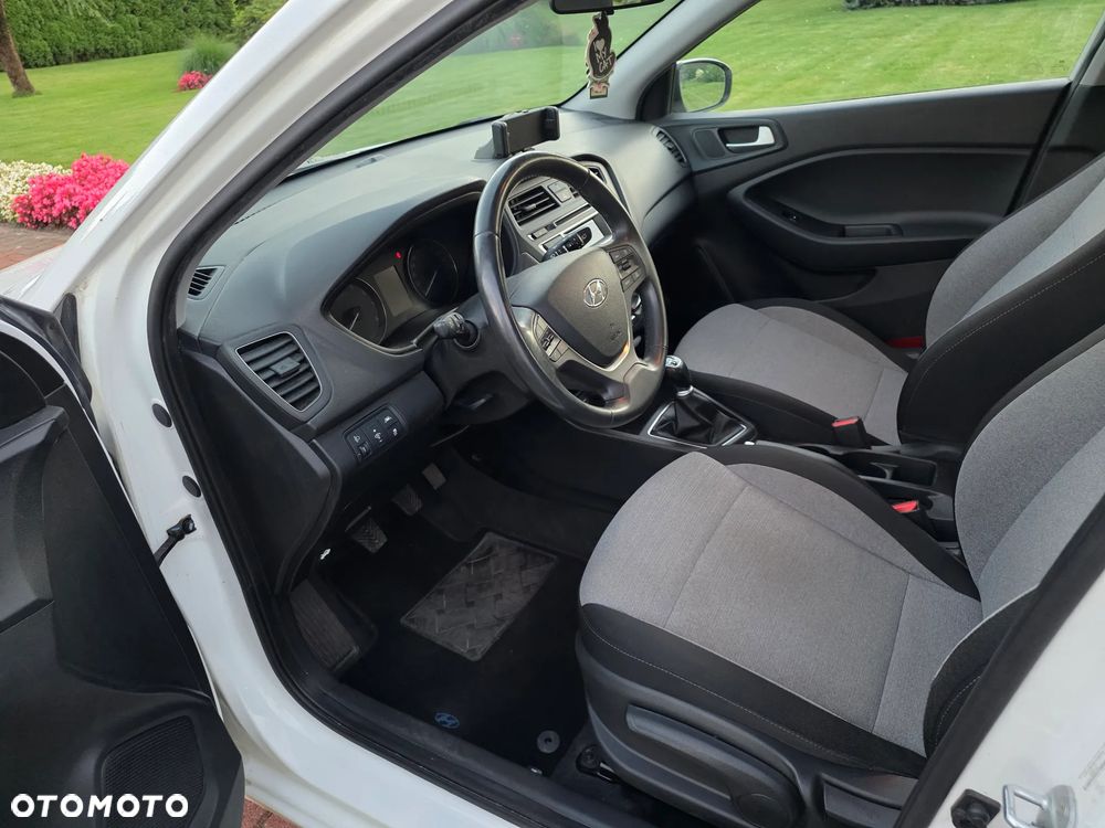 Hyundai i20 1.2 Trend - 14