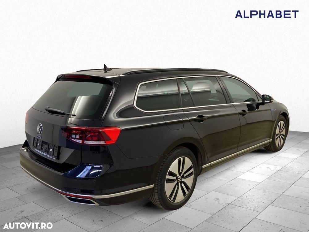 Volkswagen Passat - 4