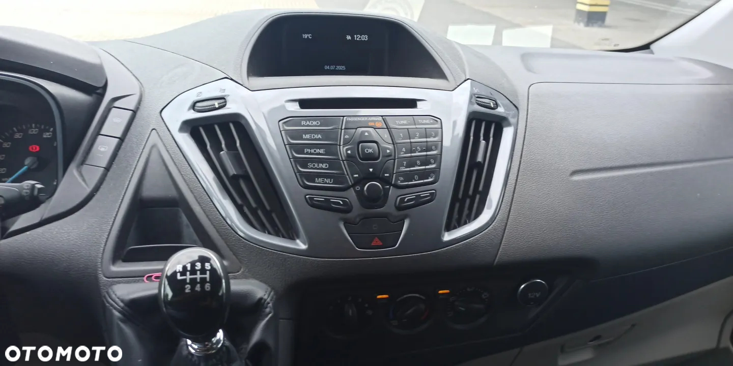 Ford Tourneo Custom - 19