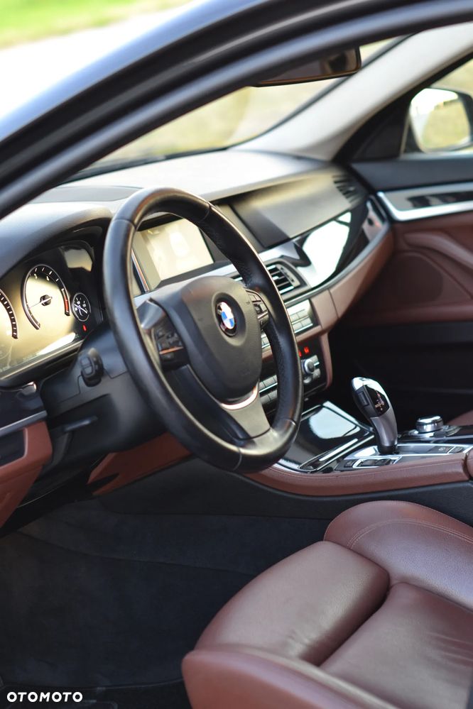 BMW Seria 5 520d xDrive Luxury Line - 23