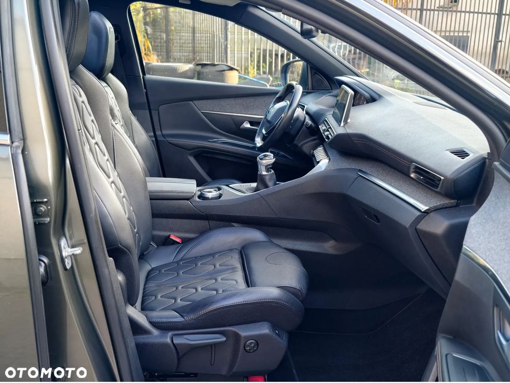 Peugeot 5008 - 12