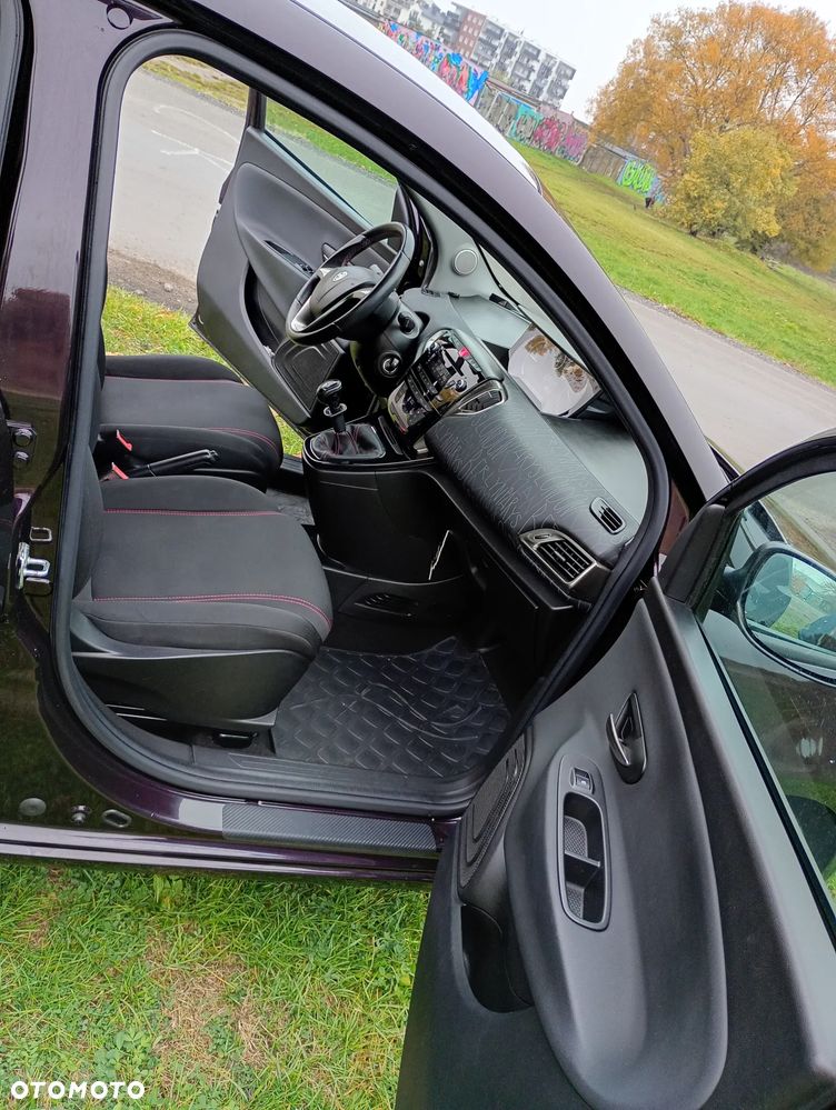 Lancia Ypsilon - 21