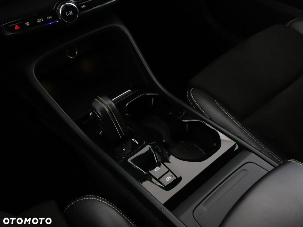 Volvo XC 40 D3 SCR R-Design - 30