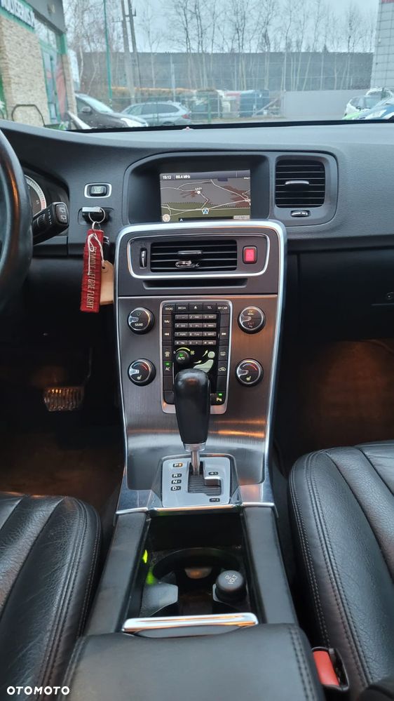 Volvo V60 D3 Geartronic Summum - 15