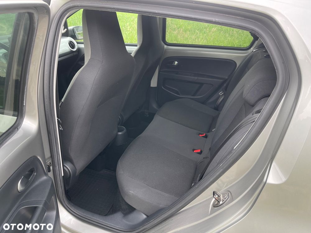 Volkswagen up! high - 11