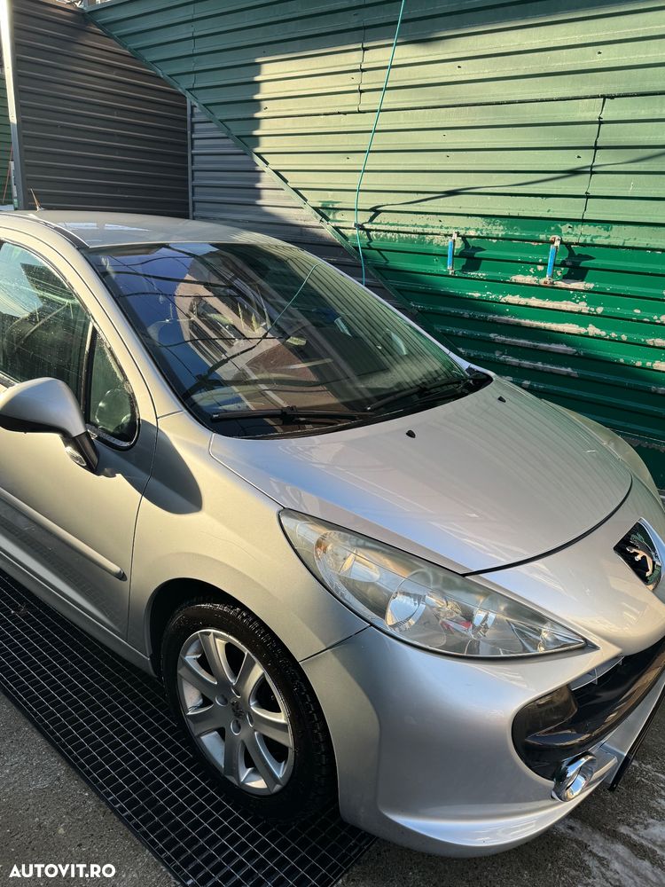 Peugeot 207 - 14