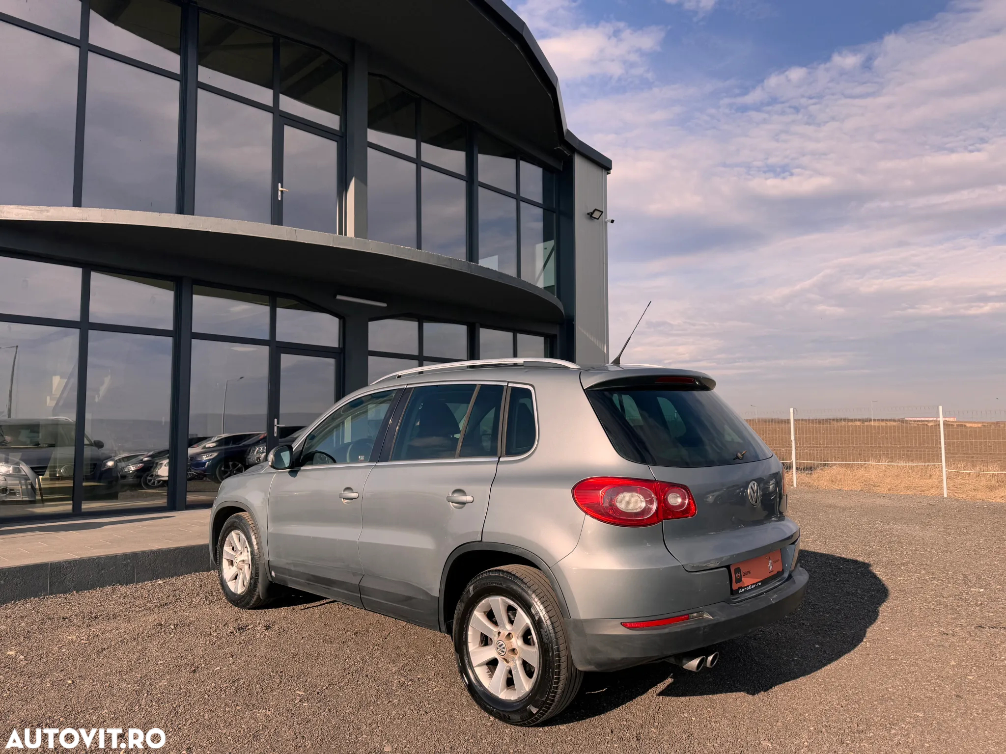 Volkswagen Tiguan 2.0 TDI DPF 4Motion Team - 8