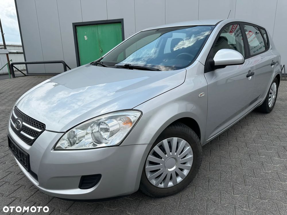 Kia Ceed - 1