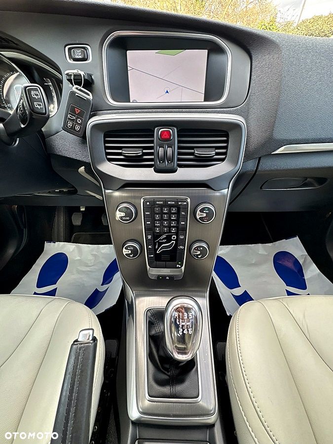 Volvo V40 D2 Summum - 30