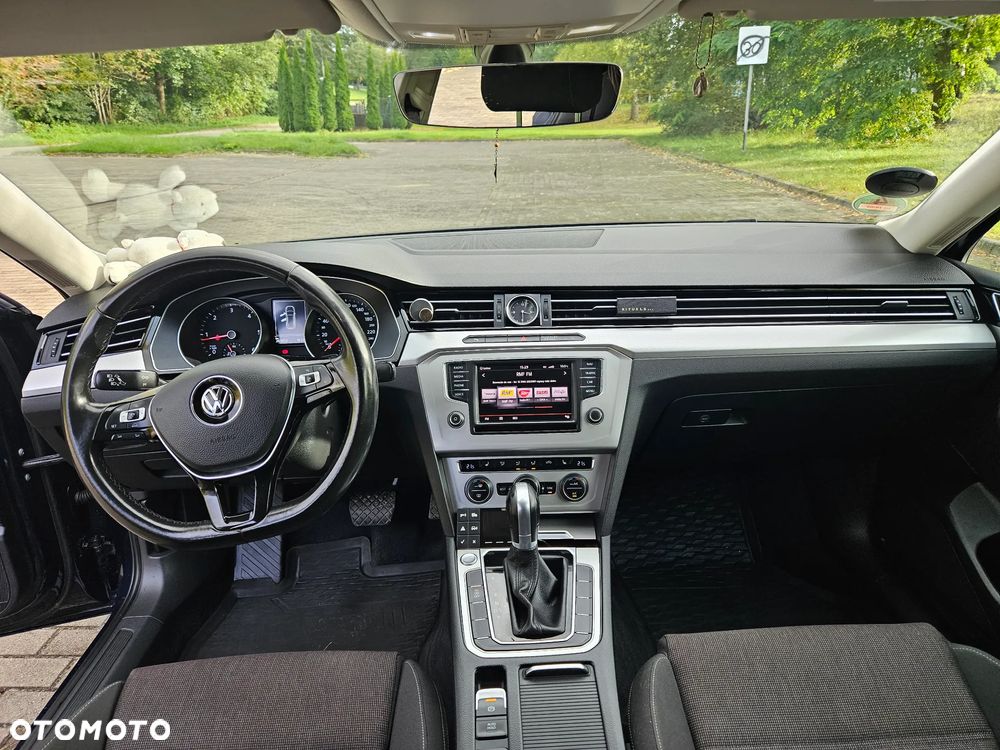 Volkswagen Passat - 10