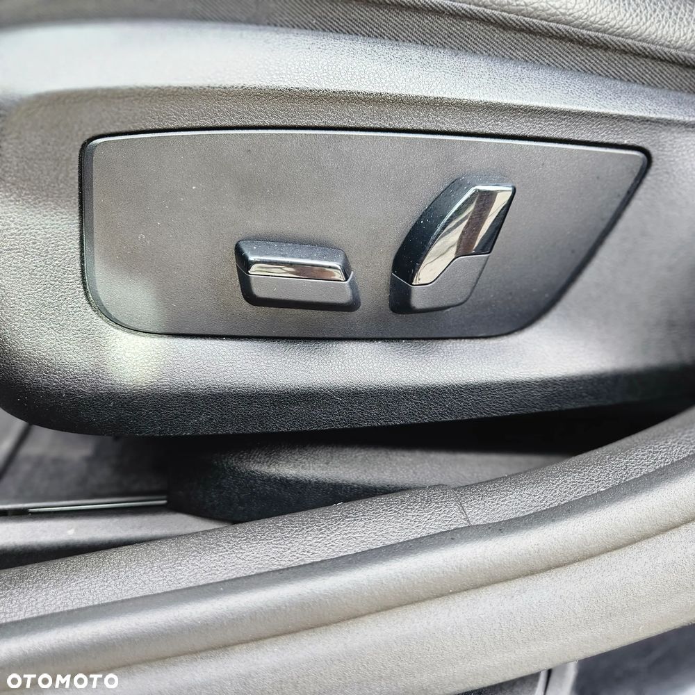 BMW Seria 5 520i M Sport sport - 26