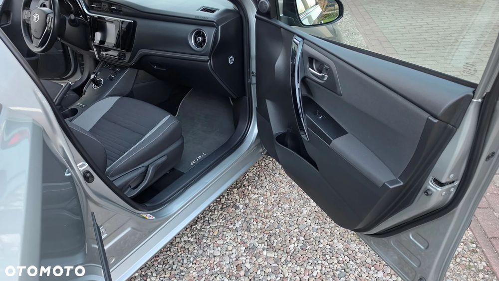 Toyota Auris Hybrid 135 Premium - 15