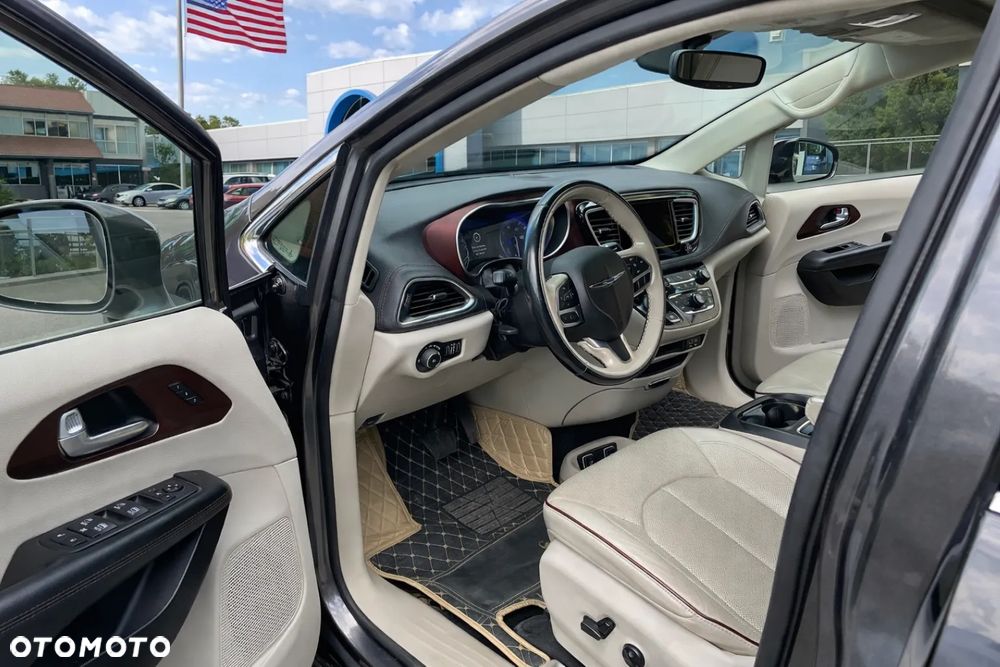 Chrysler Pacifica - 6