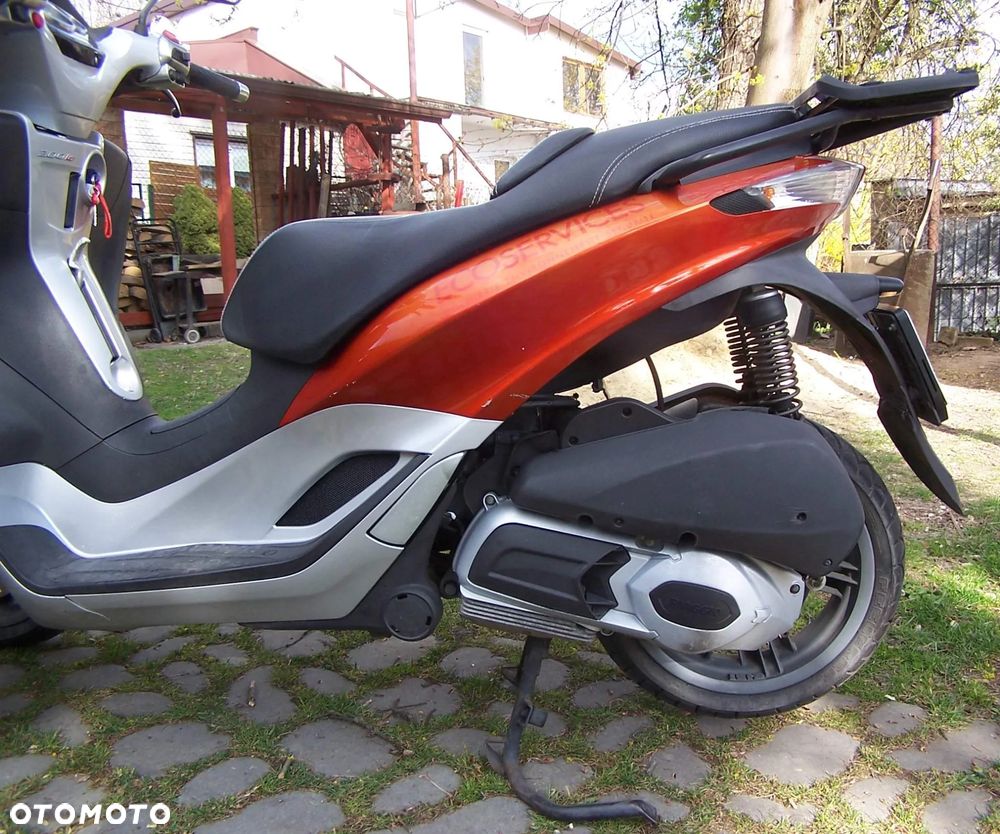 Piaggio MP-3 - 8