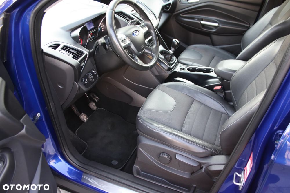 Ford Kuga 1.6 EcoBoost 2x4 Titanium - 39