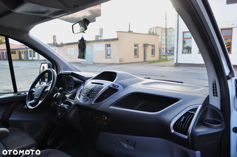 Ford TRANSIT CUSTOM - 23