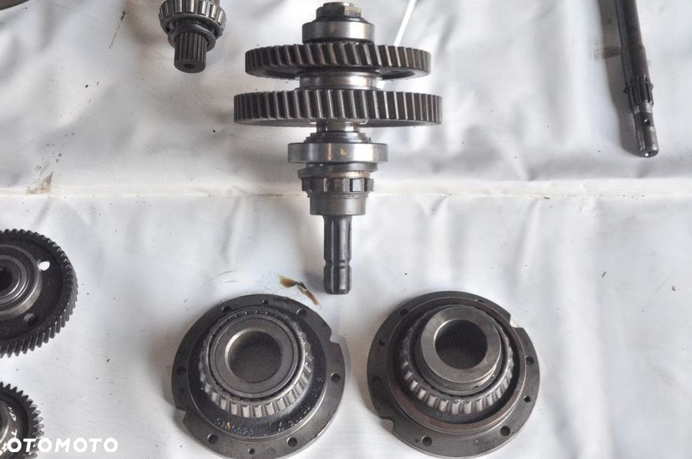 WAŁEK ZĘBATKA TRYB PÓŁOŚ Case Puma  NEW HOLLAND T7040 - 2