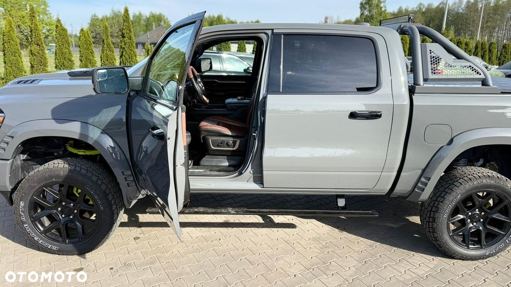 RAM 1500 Crew Cab Longbed Longhorn - 16