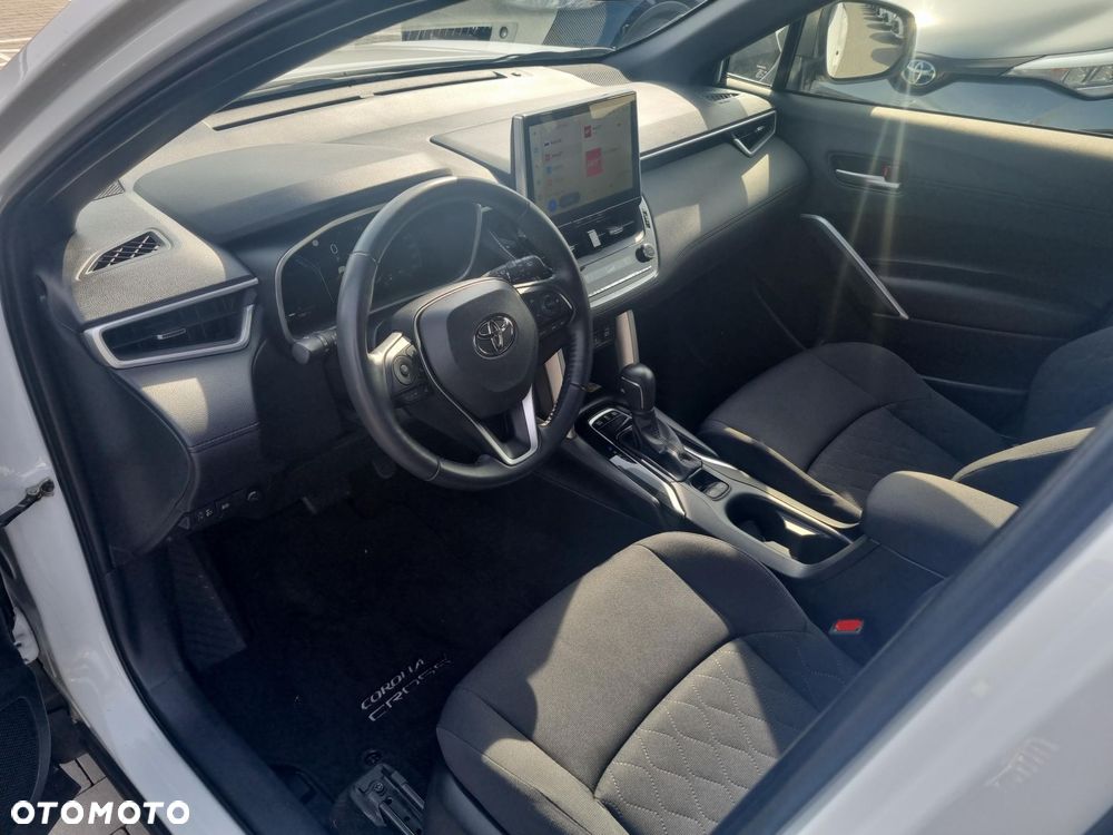 Toyota Corolla Cross - 14