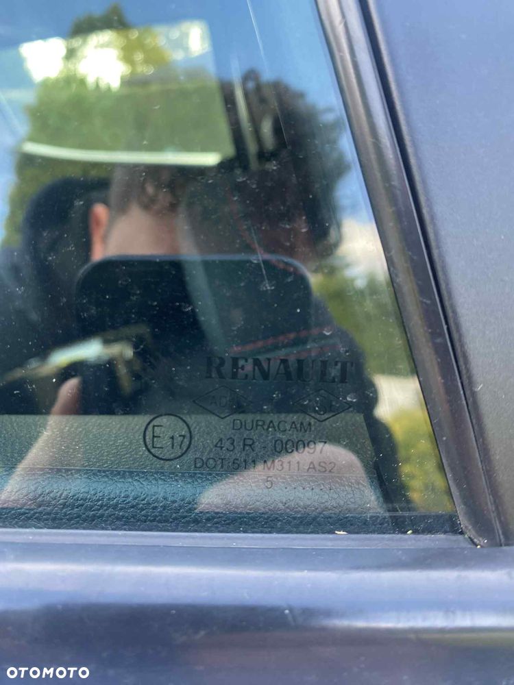 Renault Clio 1.2 16V Life - 11