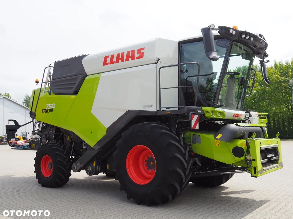 Claas Trion 750 CEMOS + V770 - 5