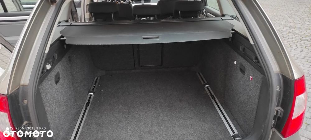 Skoda Superb 2.0 TDI Comfort DSG - 21