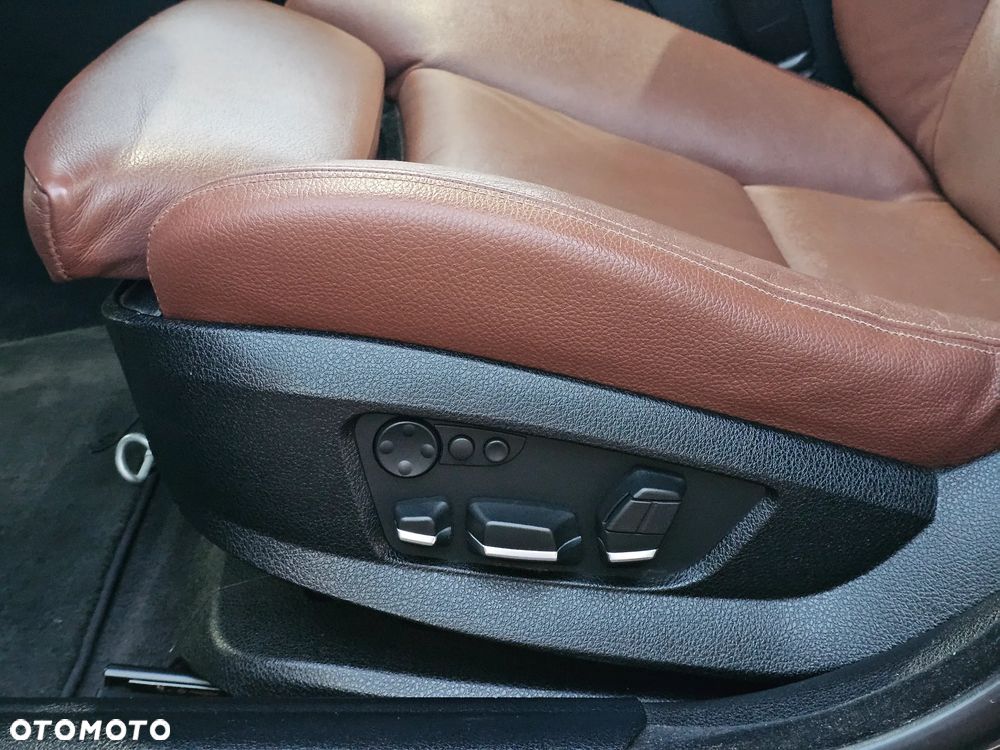 BMW Seria 5 530d Luxury Line - 25