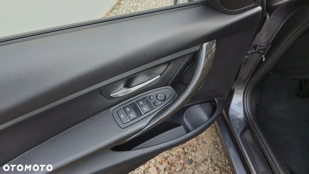 BMW Seria 3 320i Edition M Sport Shadow - 7