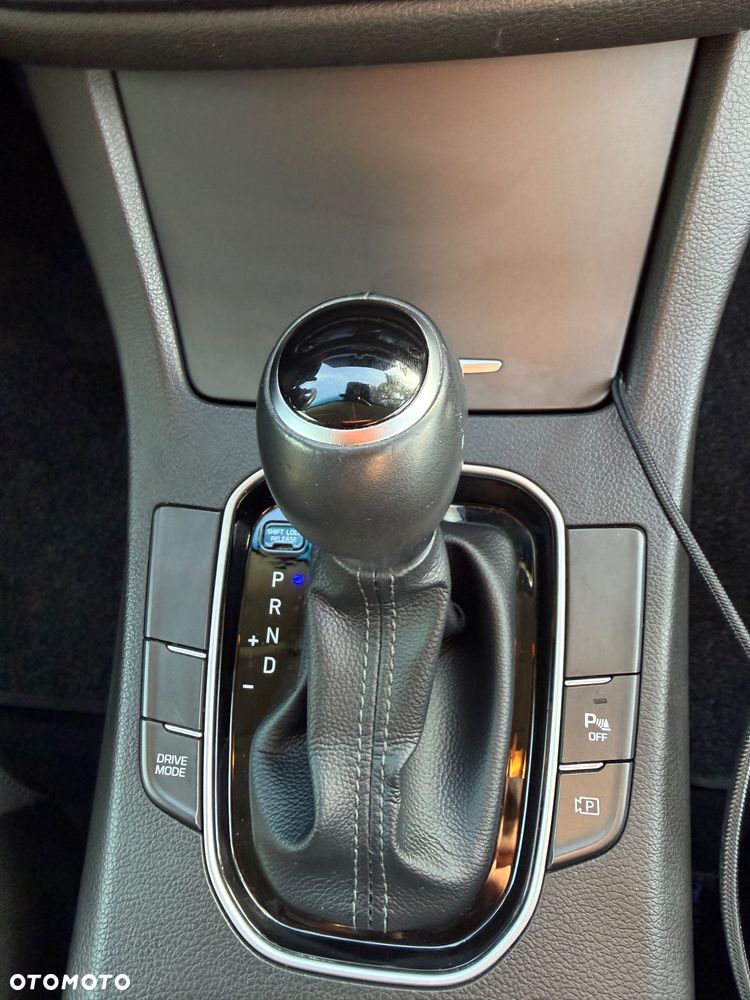 Hyundai i30 1.6 D GO Plus DCT - 9